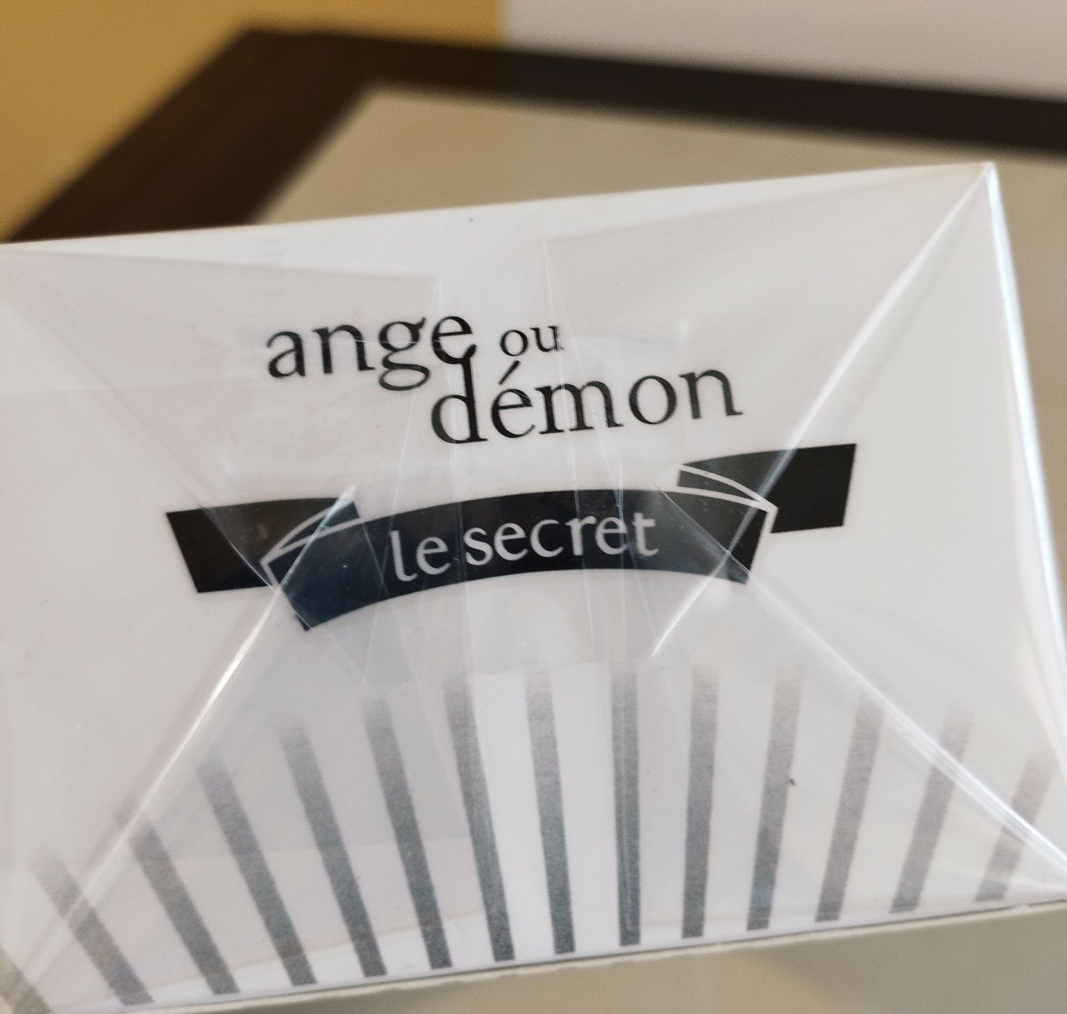Ange ou demon парфуми духи Ангел і Демон