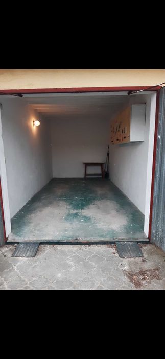 Garaż 18 m2 ul. Wiatraczna murowany z prądem oświetlona okolica