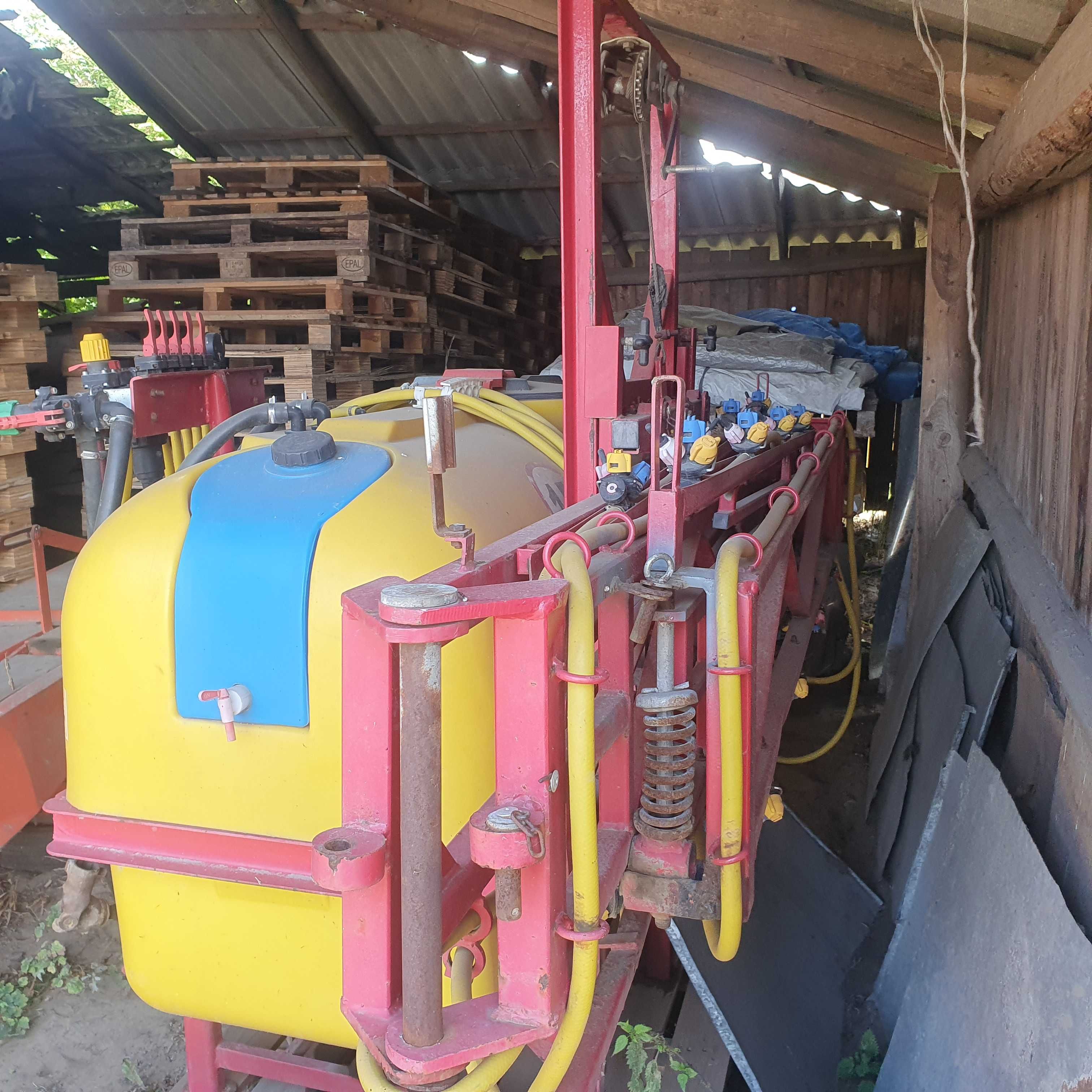 Opryskiwacz 600l + rozwadniacz 15m