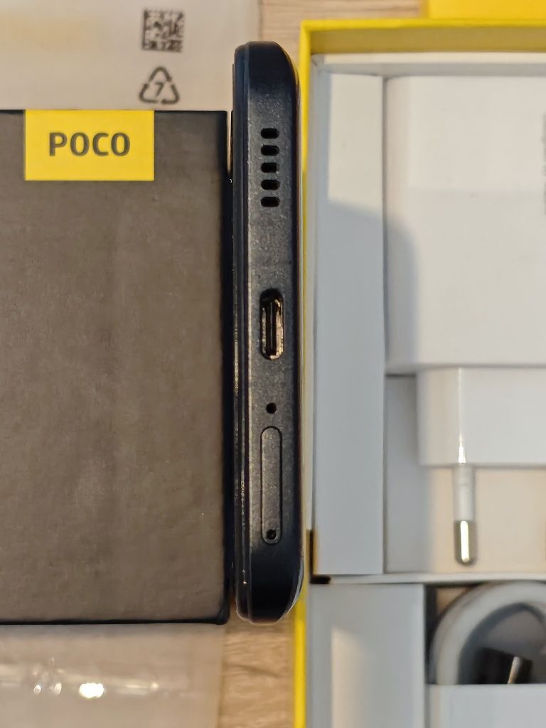 POCO F5 PRO 8/256 Black + Mi band 6 NFC