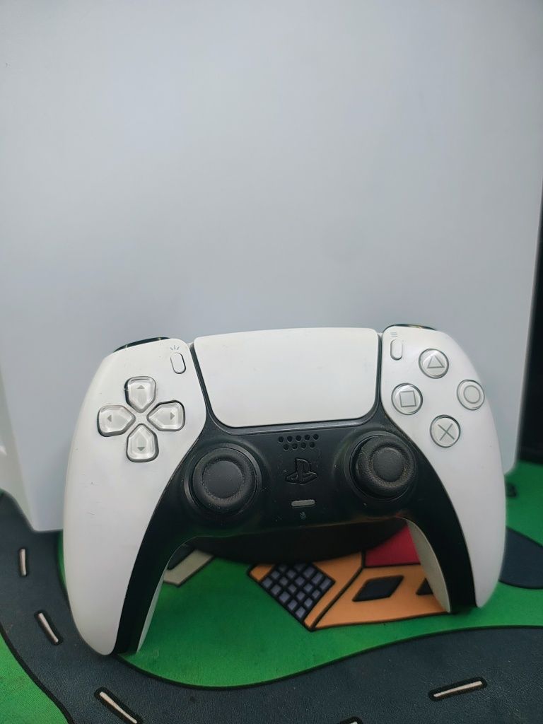 Konsola Ps5 1216A z napędem +pad