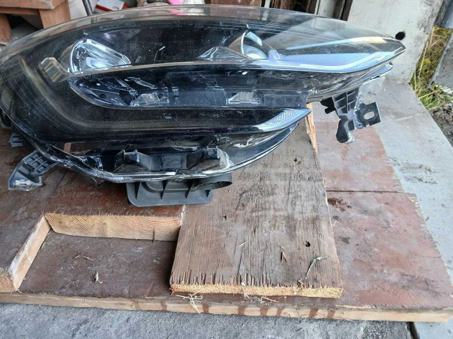 Передня права фара Renault megan4