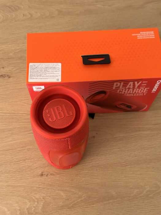 Колонка JBL червоного кольору , CHARGE 4