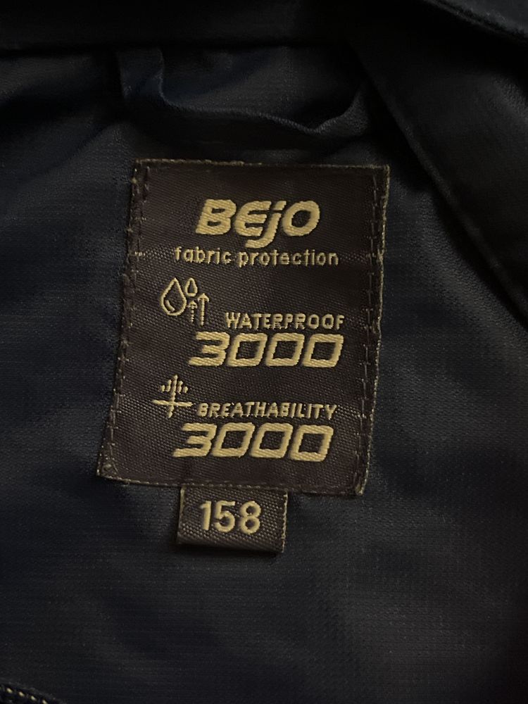 Kurtka przeciwdeszczowa r.158, stan bardz dobry