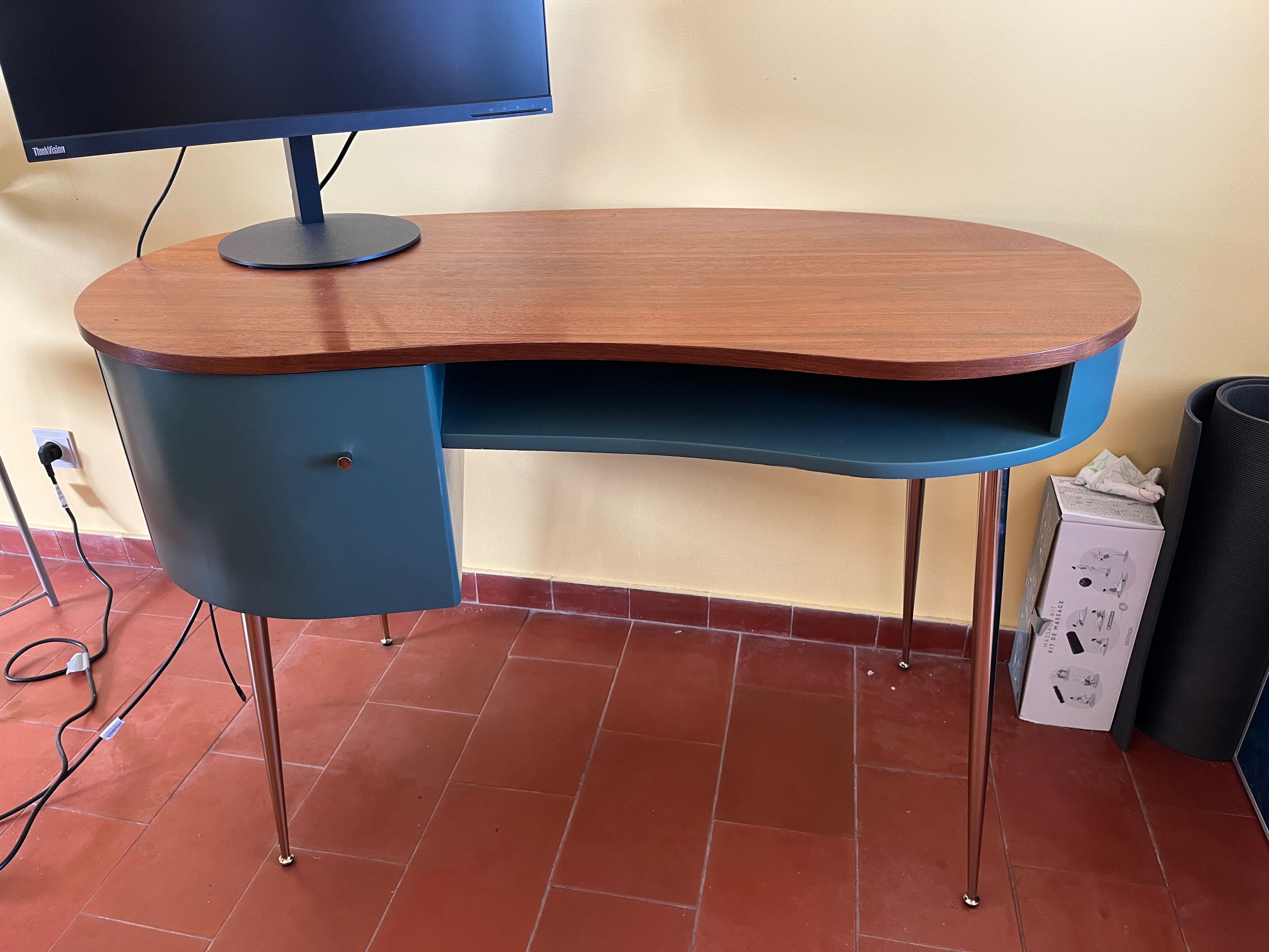 Designer desk to sell