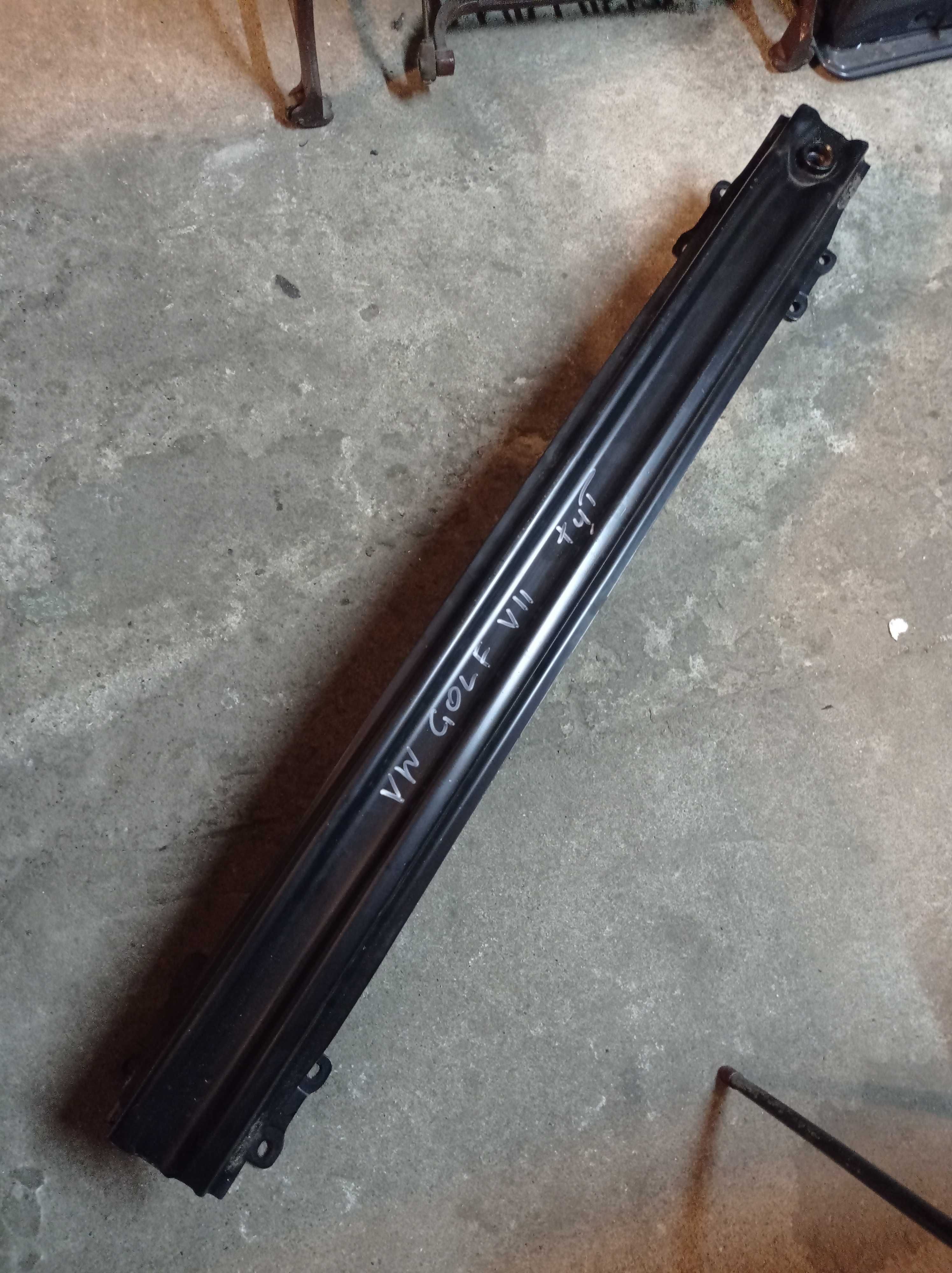 VW Golf VII belka pod zderzak tył.
