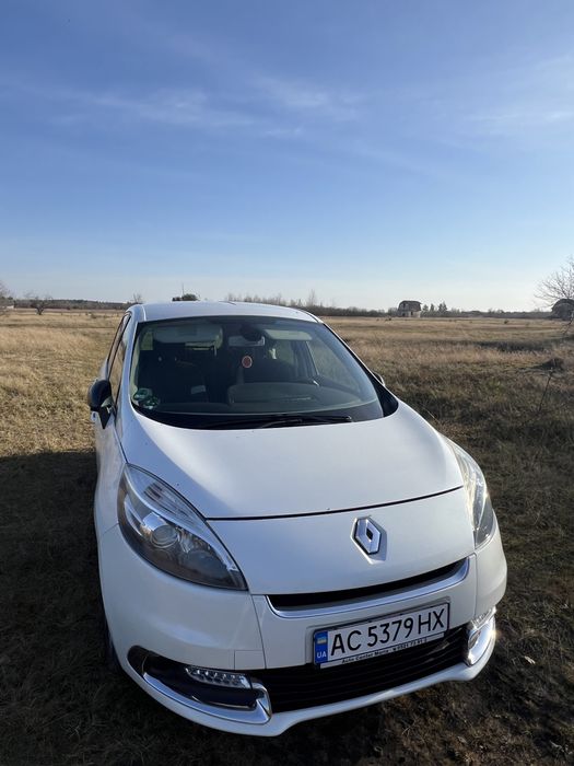 Рено Сценік з європи