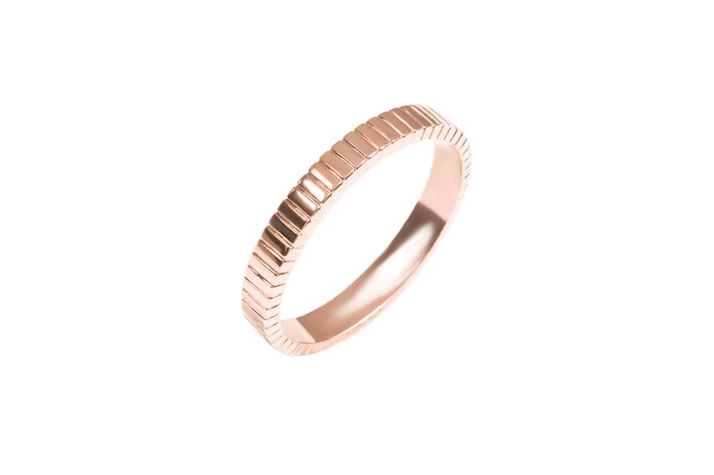 Кольцо из красного золота с рифленой текстурой
