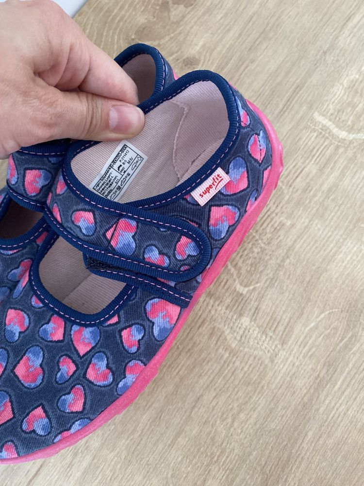 Superfit kapcie w serca