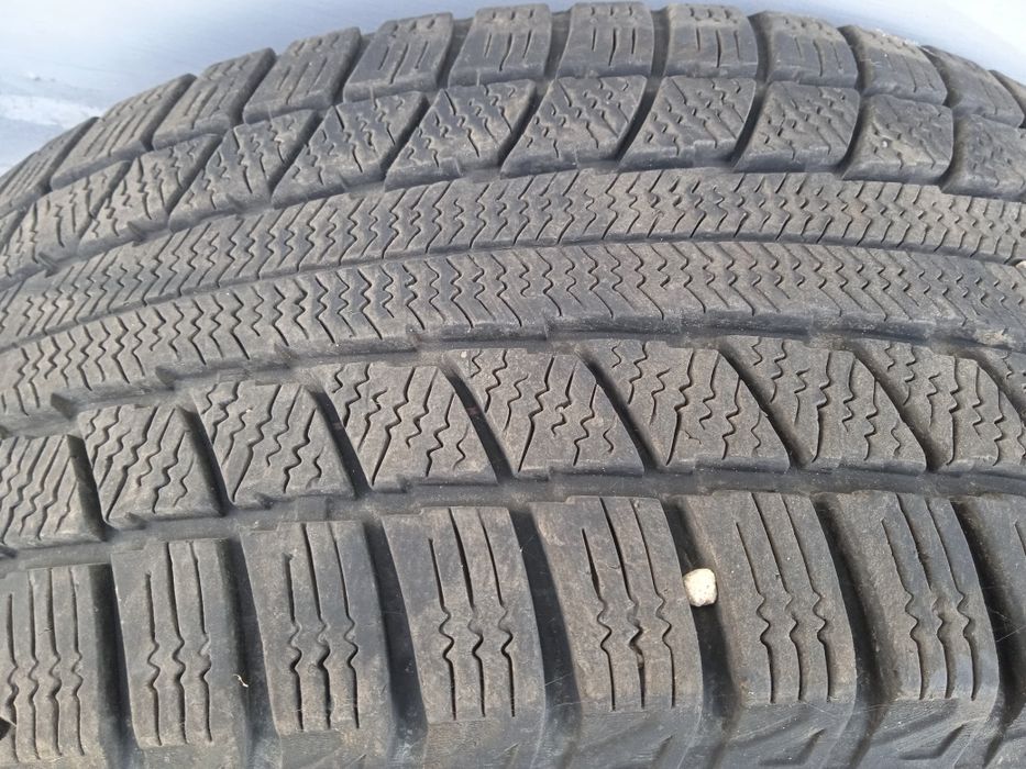 Резина 225/55/R17 в хорошому стані