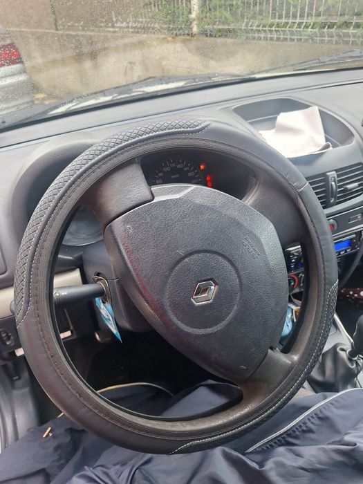 Carro comercial vendo em bom estado, inspecção e revisões recentes,