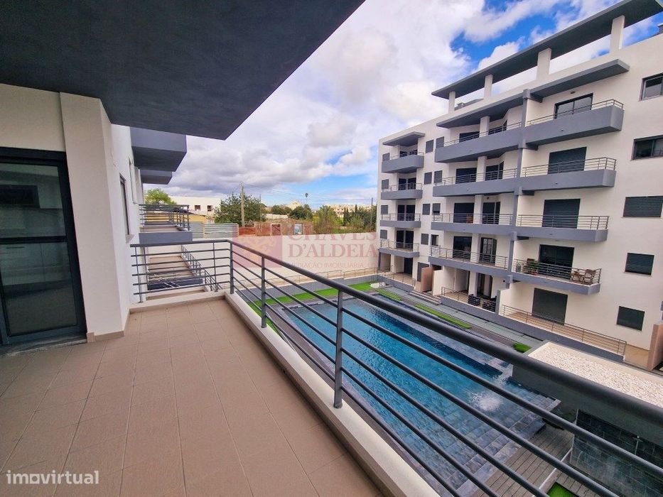 Apartamento T3 - Condomínio com piscinas e jardins