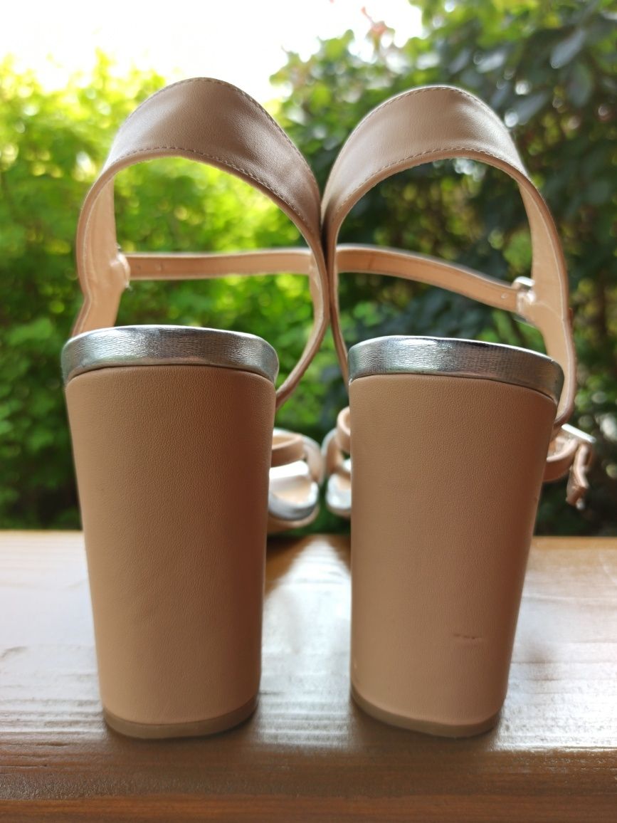 New look cieliste srebrne sandały nude sandałki na słupku