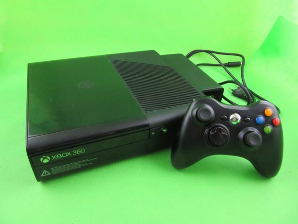 Konsola Xbox 360 E (cały zestaw) z roczną gwarancją !!!