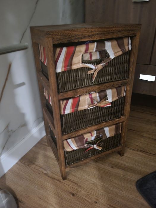 Pequeno Armário de casa de banho