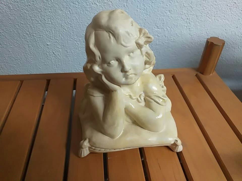Anjo em gesso  envernizado