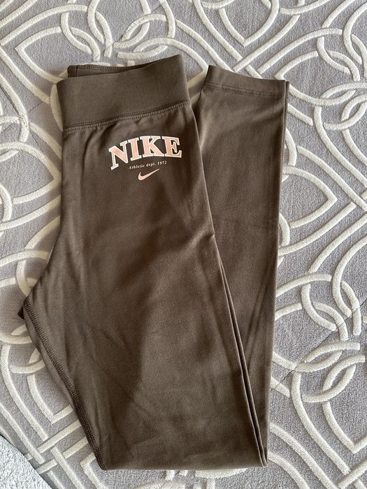 Leggins Nike castanhas
