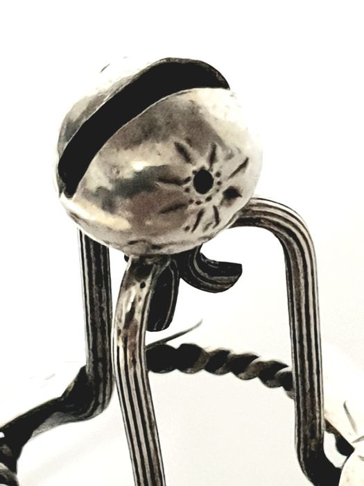 Raro antigo marcador de mesa / lugar em prata portuguesa