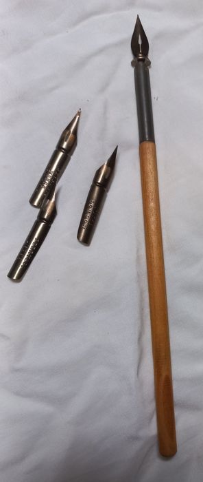 Caneta de bico de pena antiga