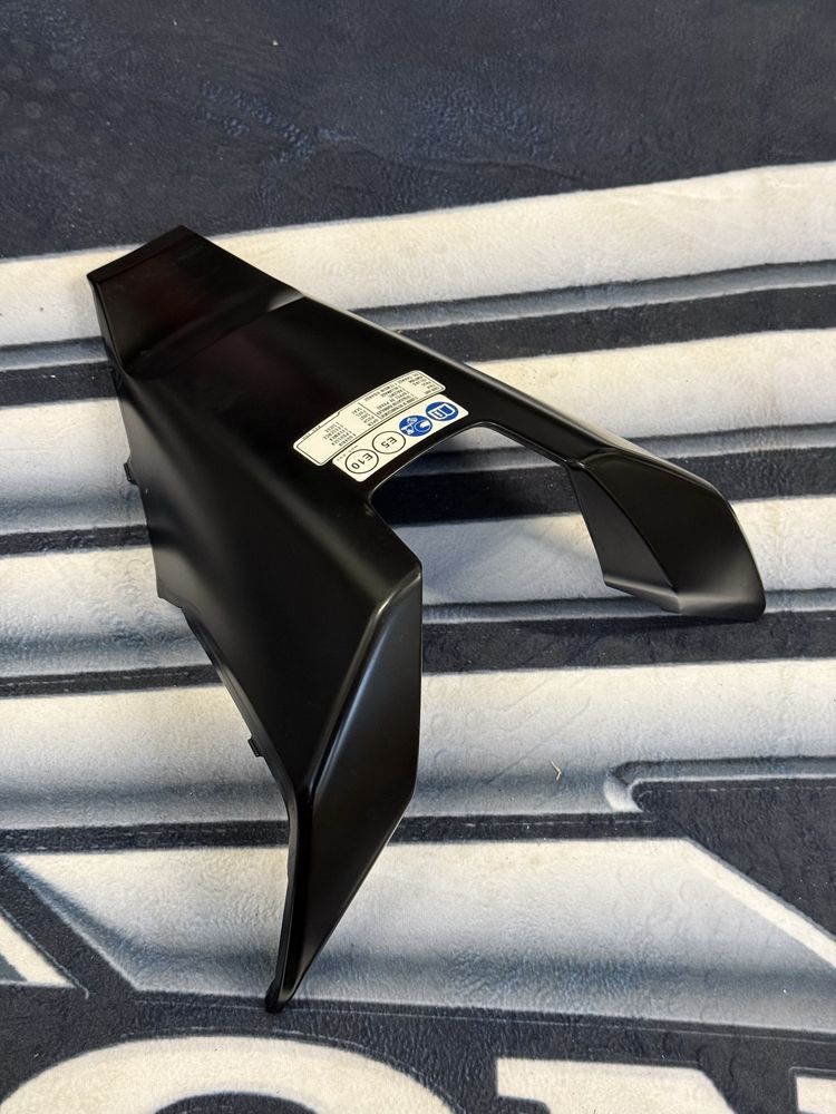 Oslona stacyjki honda forza 125 lub 350 kolan wypelnienie