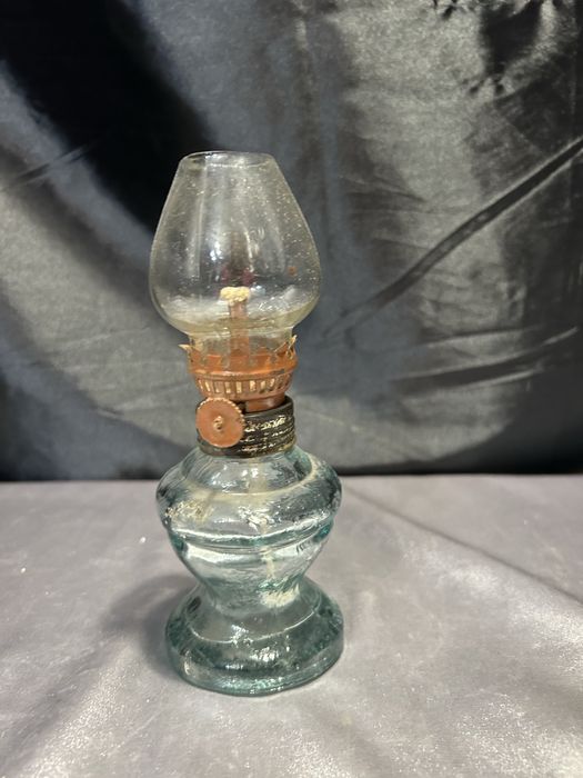 Lampa Naftowa z Przeźroczystego Szkła Klasyczna i Funkcjonalna
