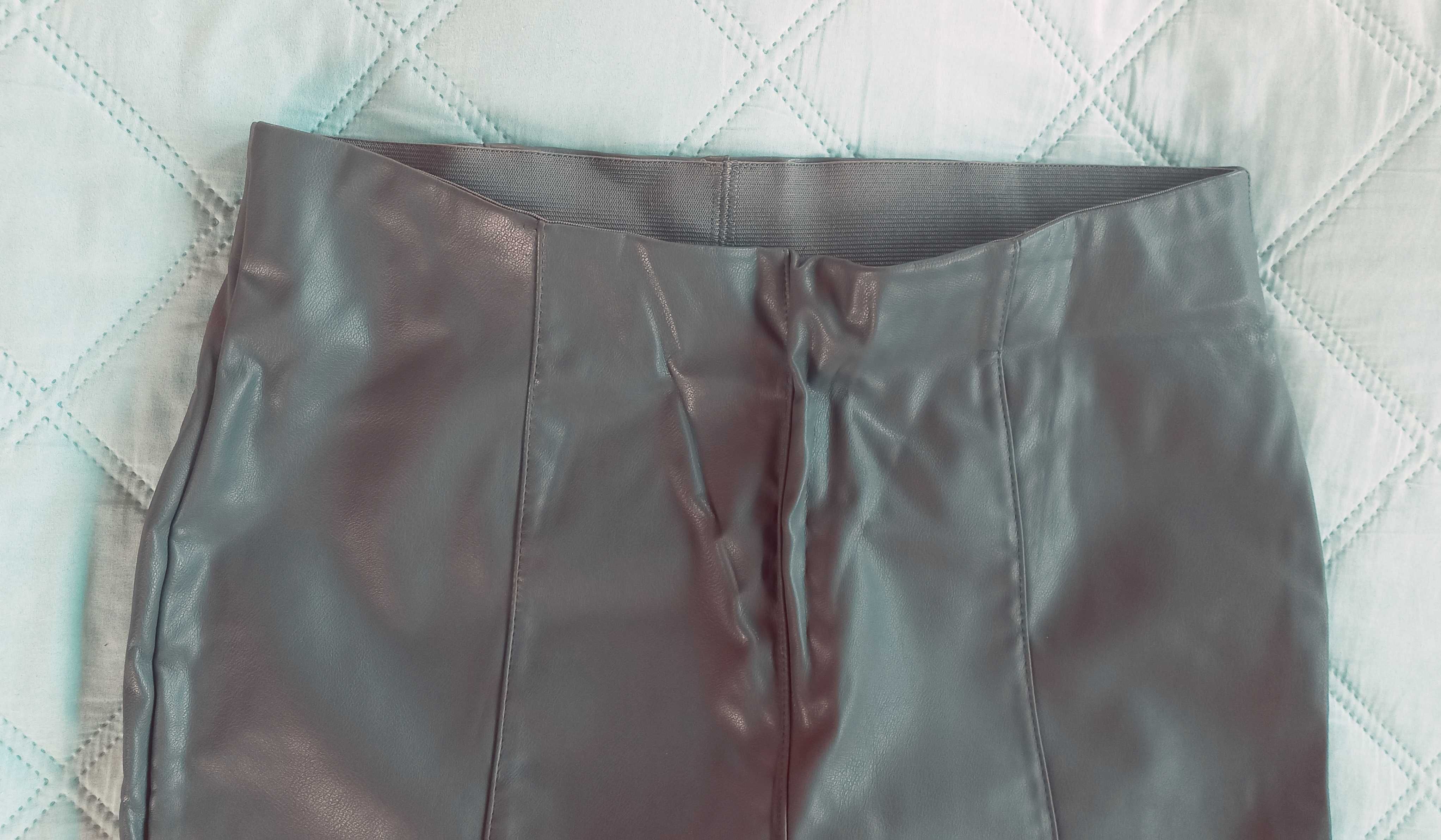 Używane szare eleganckie spodnie z ekoskóry - H&M - XL