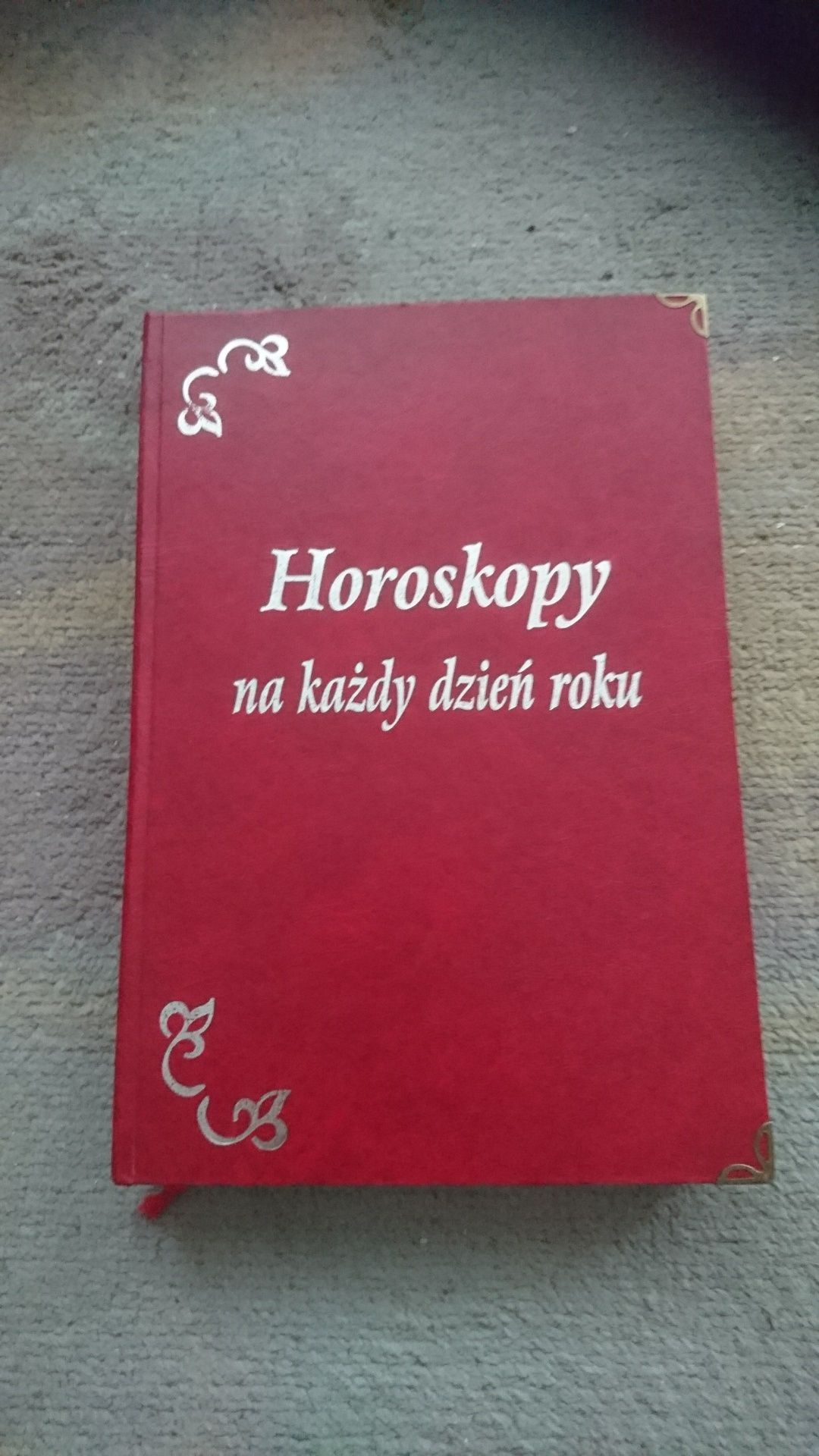 Książka.  Horoskop na każdy dzień.