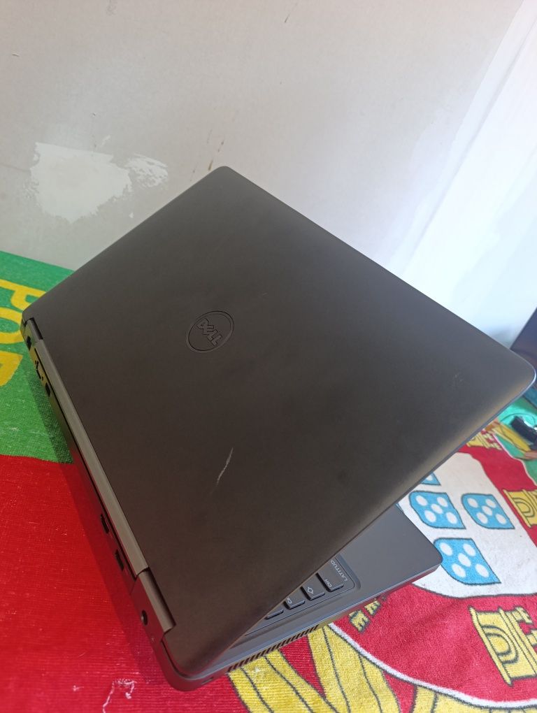 Dell Latitude E5550 (i7-5600U- 16GB RAM - 256GB SSD- GeForce 840M 2GB)