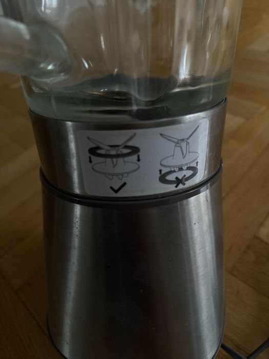 Szklany blender kielichowy Elektrolux