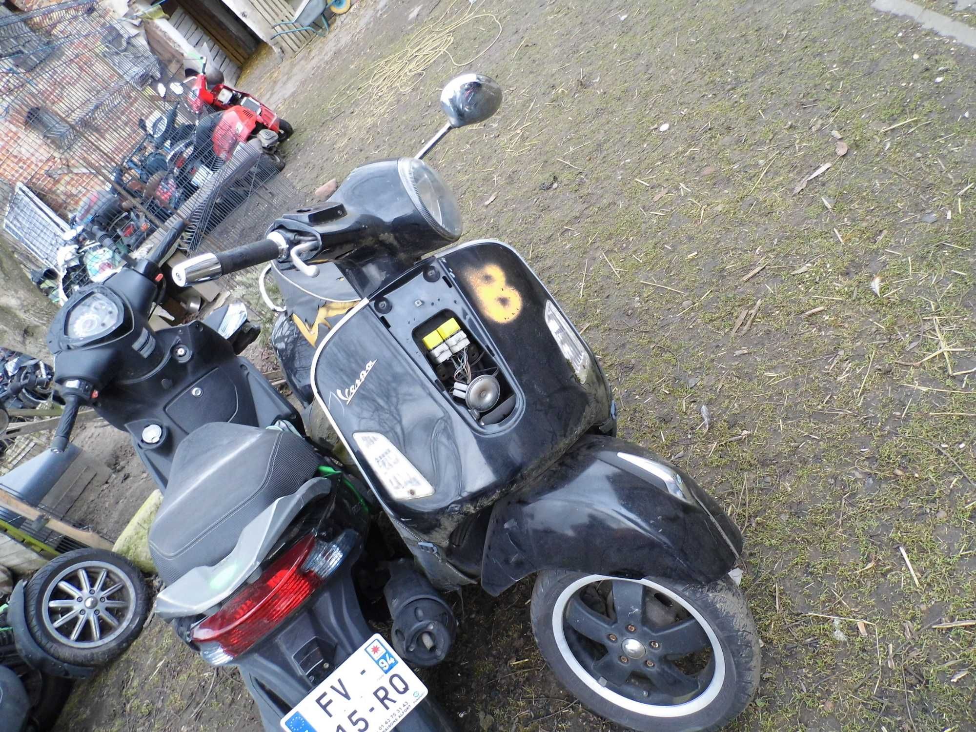 PIAGGIO VESPA GTS 125 IE SUPER silnik czesci lampa lagi wtrysk koło