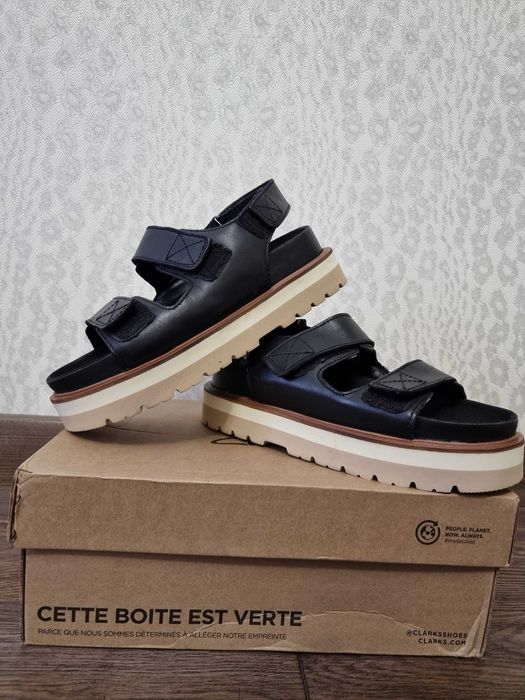 Босоніжки Clarks