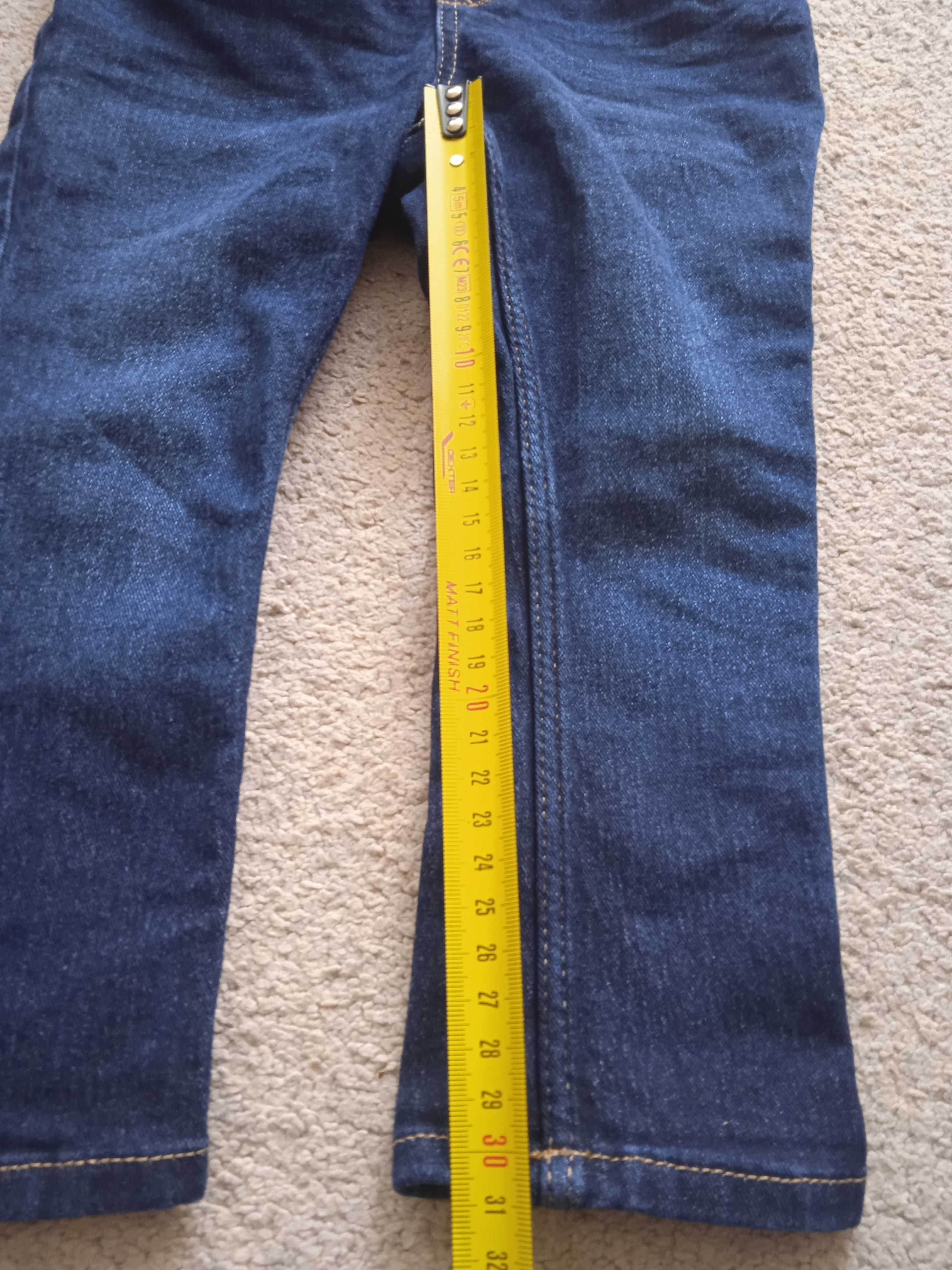gładkie spodnie jeansy dla chłopca H&M r 92 z regulacją w pasie
