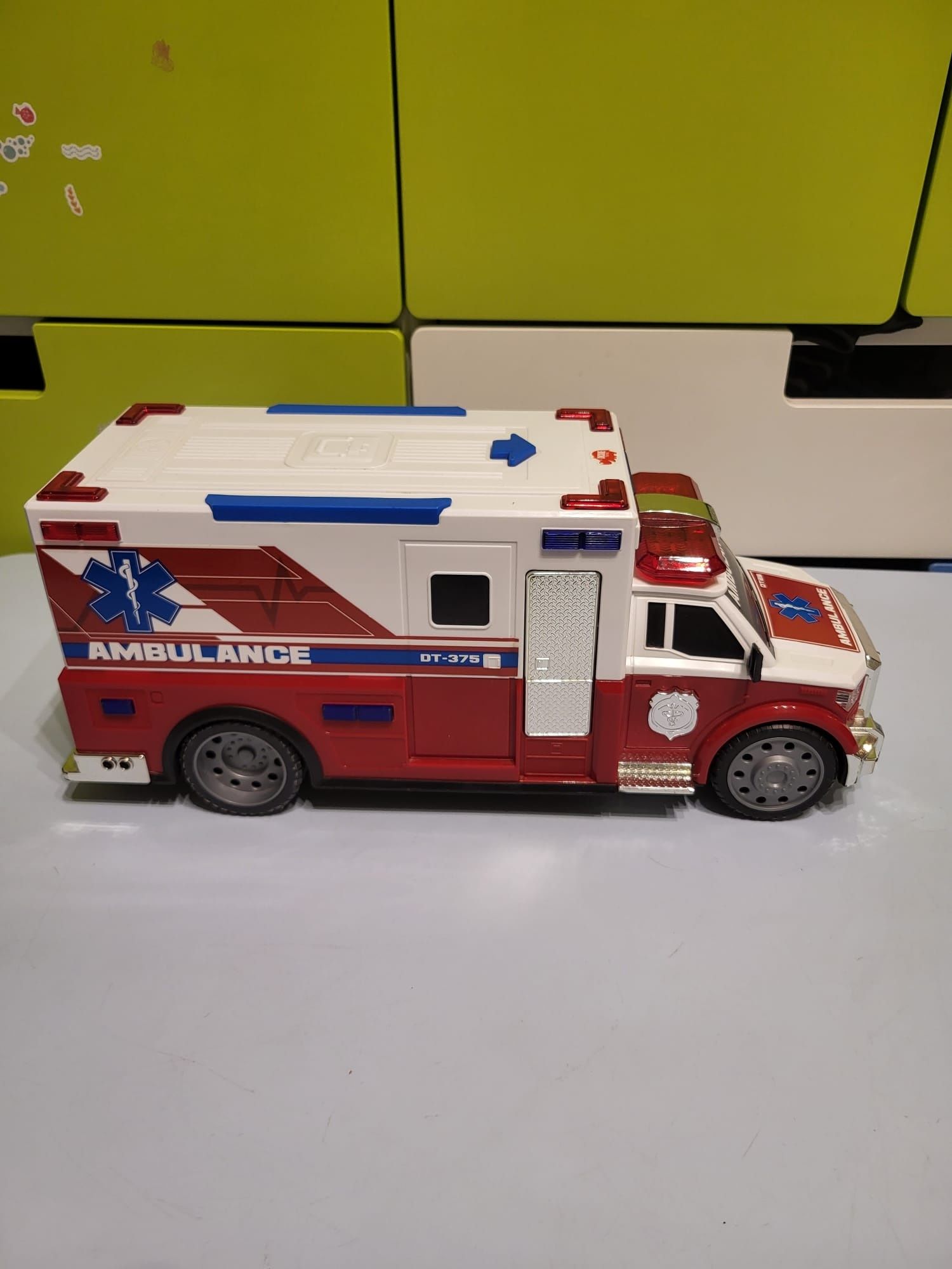 Dickie Toys duża solidna karetka ambulans