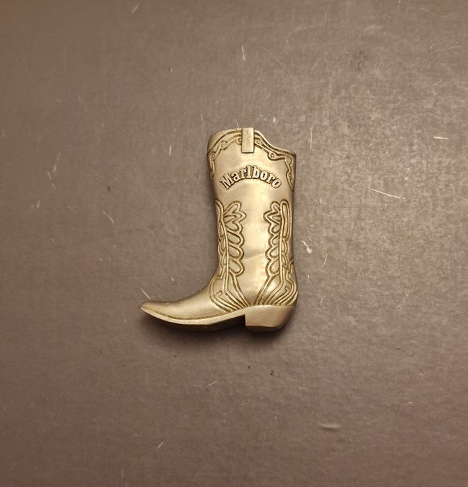 etui Marlboro do zapalniczki Bic