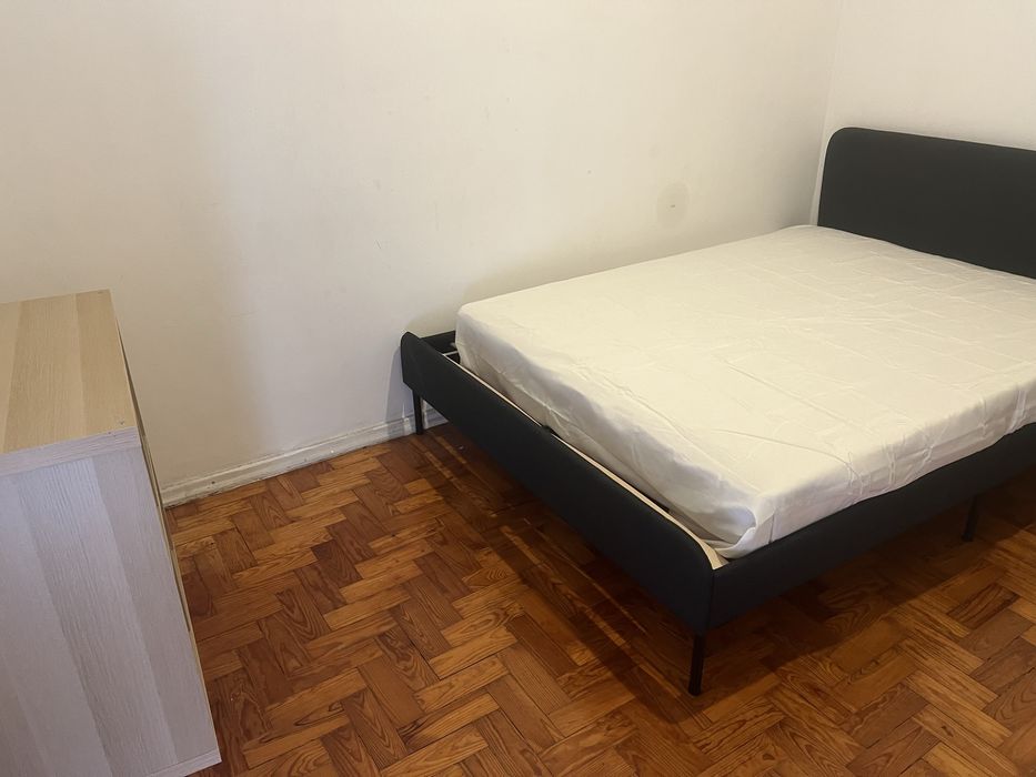Arrenda-se Quarto na Amadora leste