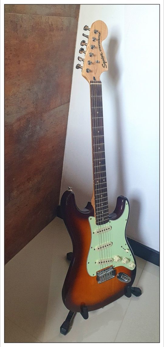 Squier By Fender FSR Affinity Series Stratocaster LRL, Limited Edition