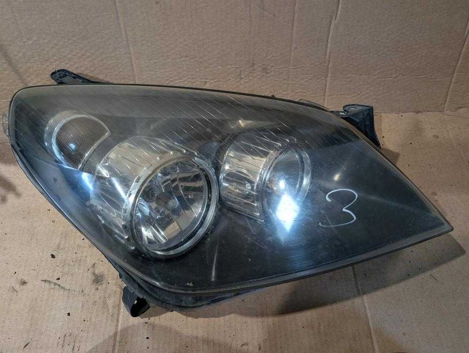 Lampa prawa przód przednia Opel Astra III H