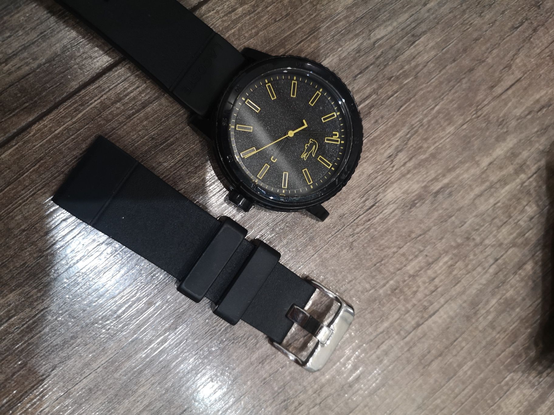 Zegarek Lacoste w pudełku