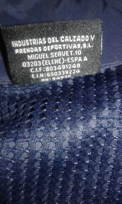 Продам гарний чоловічий дощовик з капюшоном, у відмінному стані.
