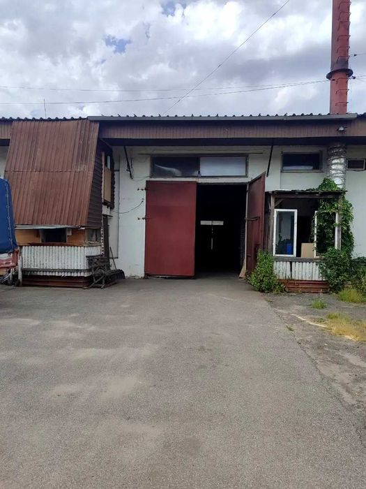 Продам виробничо - складське приміщення в районі КСК вул. Щорса 57