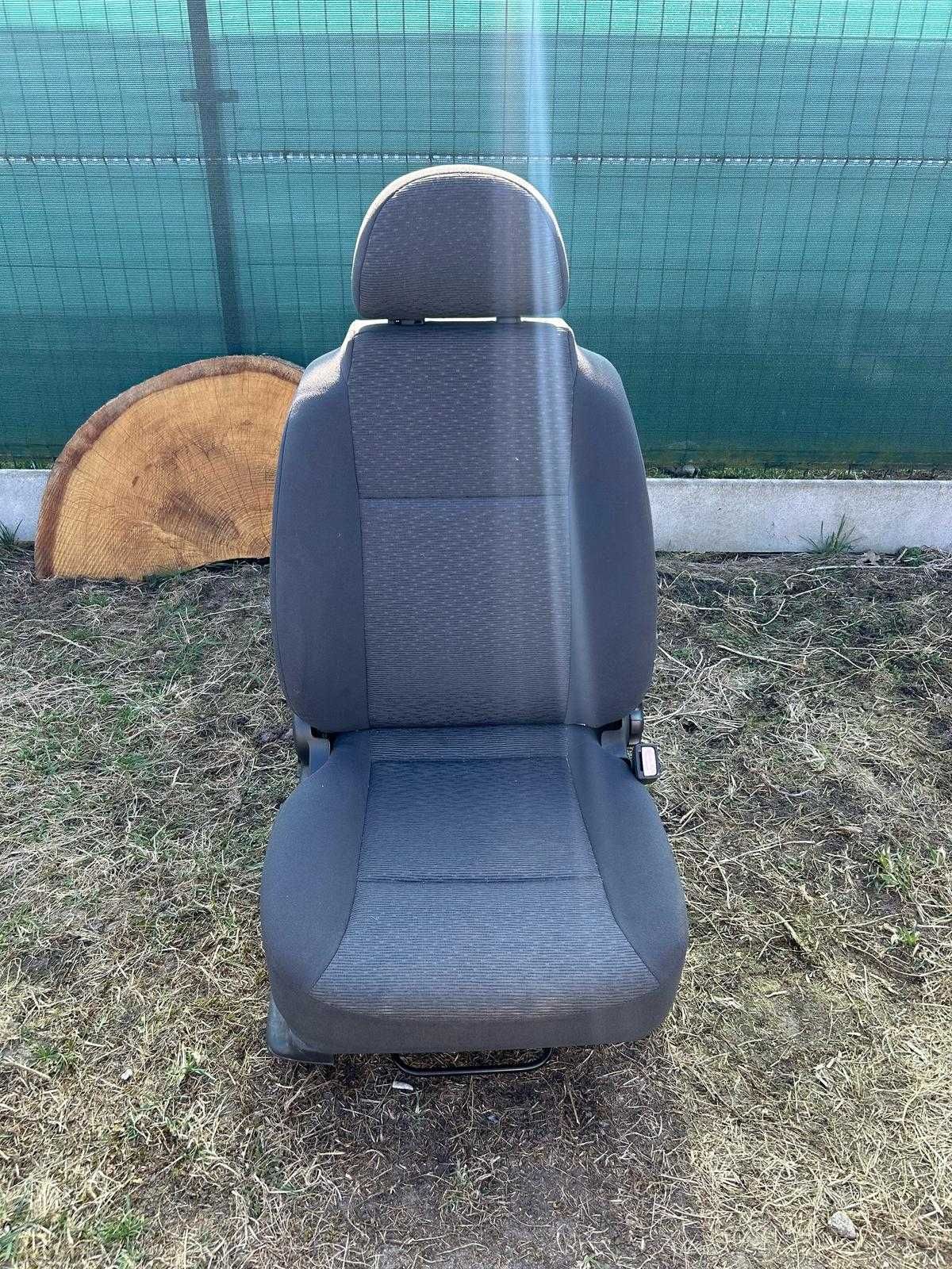 Fotel pasażera prawy przód Chevrolet Aveo T250 sedan 4D