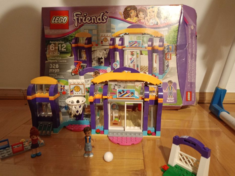 LEGO 41312 centrum sportu w Heartlake siłownia
