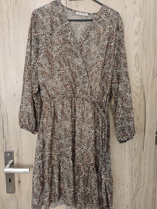 Sukienka w panterkę
