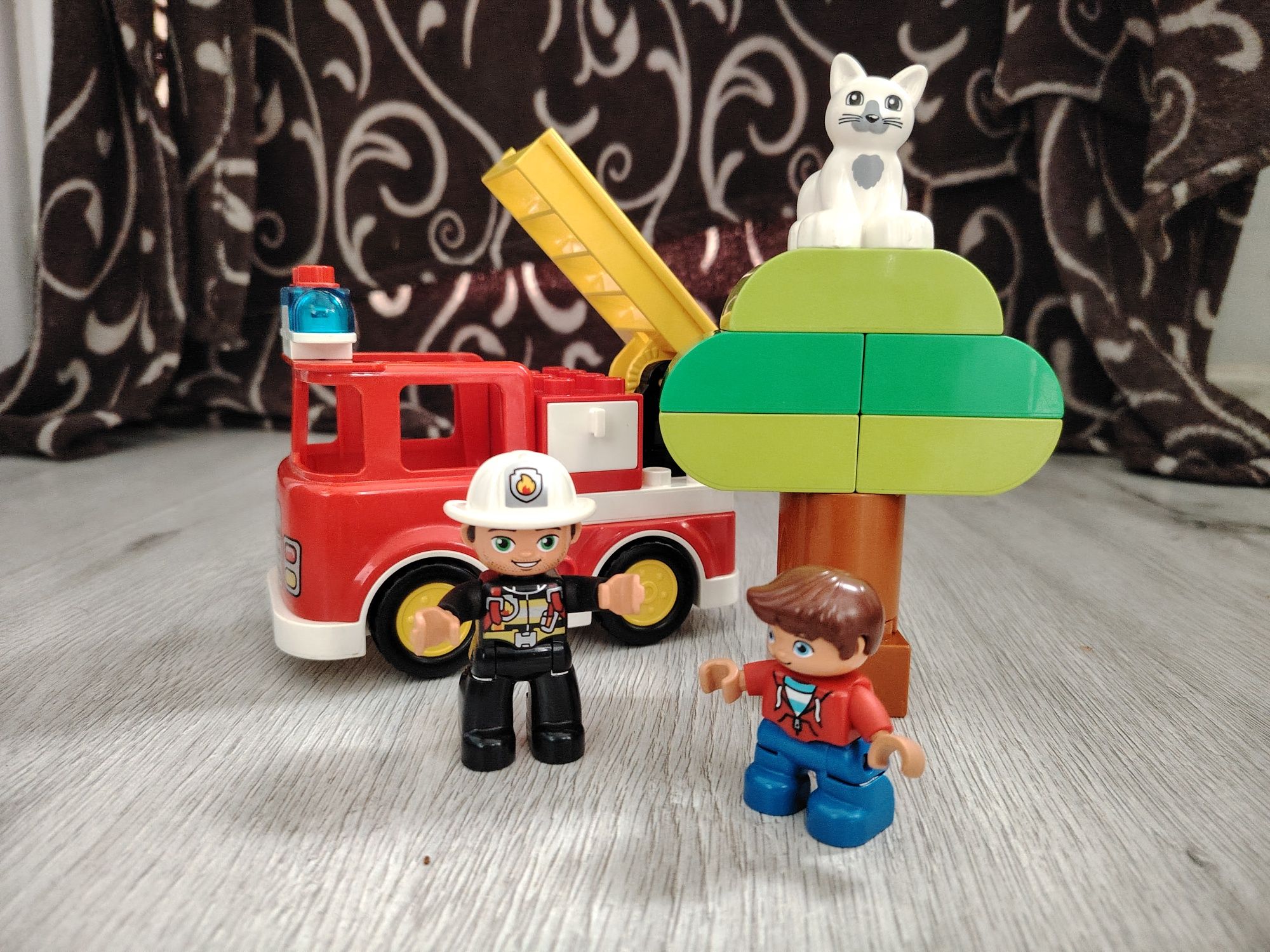 Lego duplo wóz strażacki