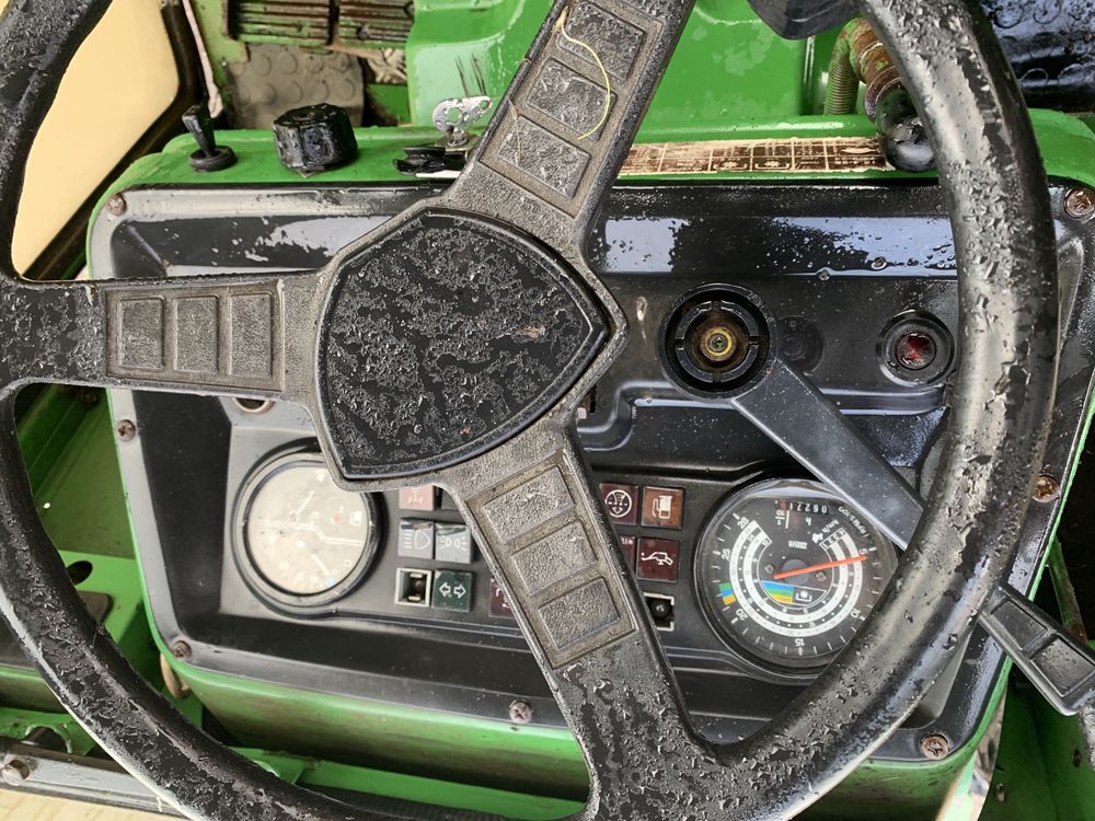 John Deere 2345F Tur ladowacz sadowniczy sadownik