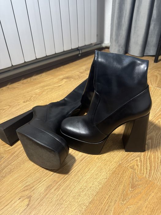 Демісезоні шкіряні ботфорти до коліна