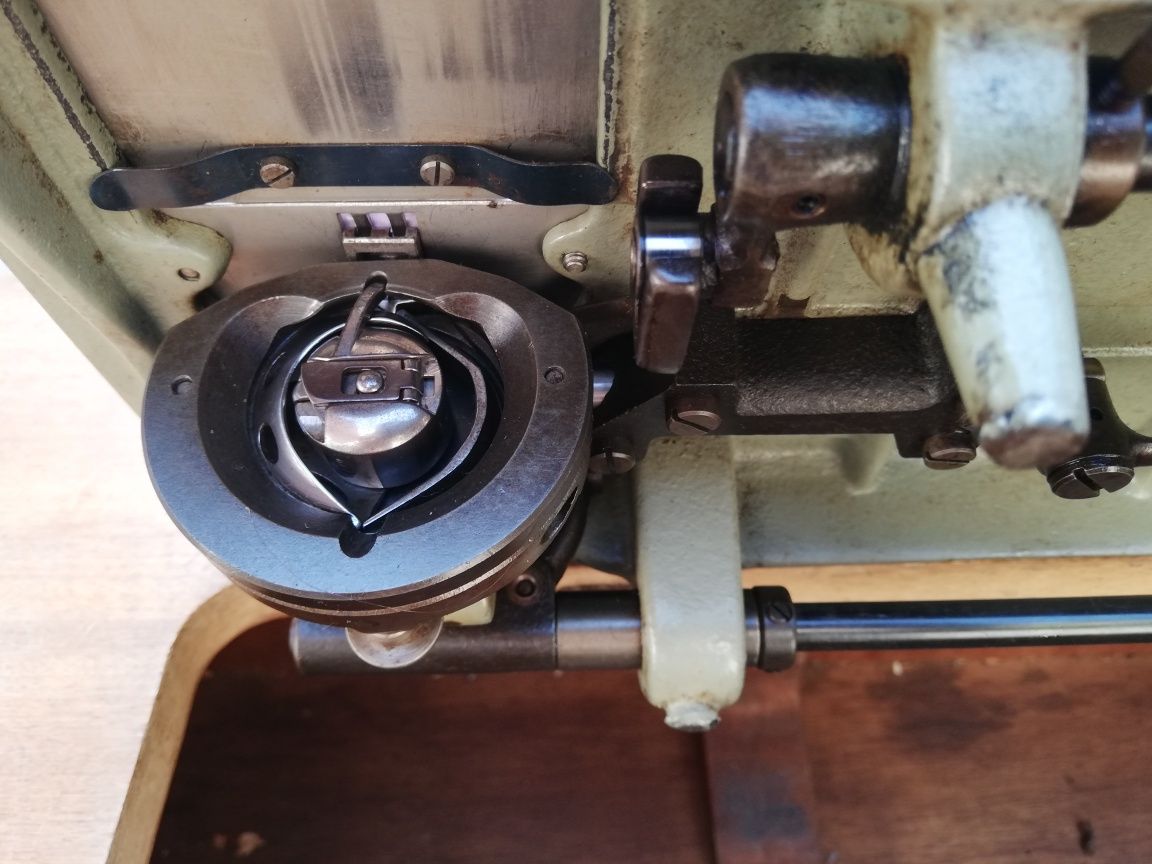 Máquina de costura oliva CL 50