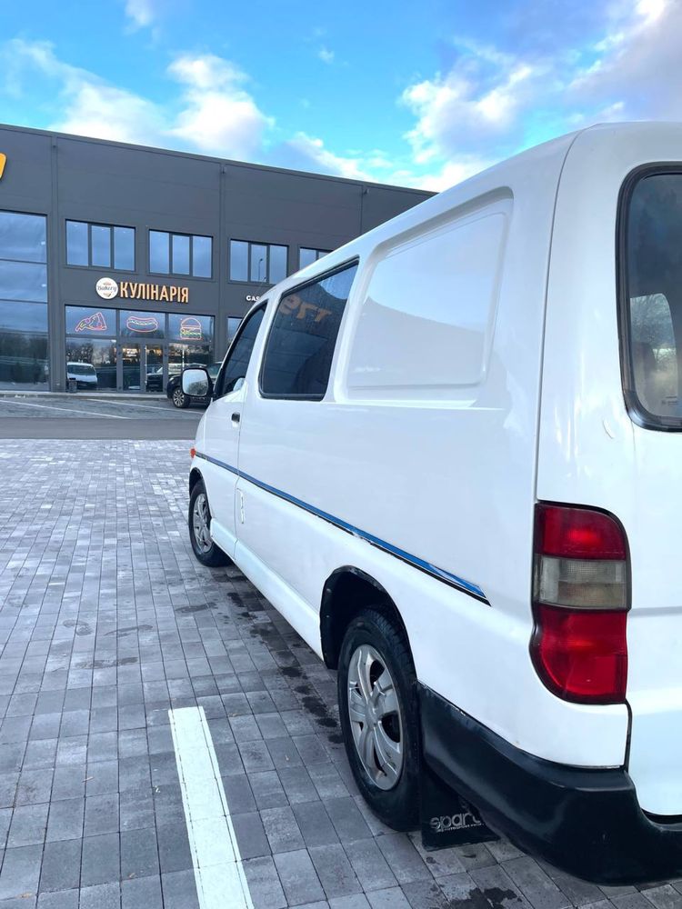 Продаж TOYOTA Hiace