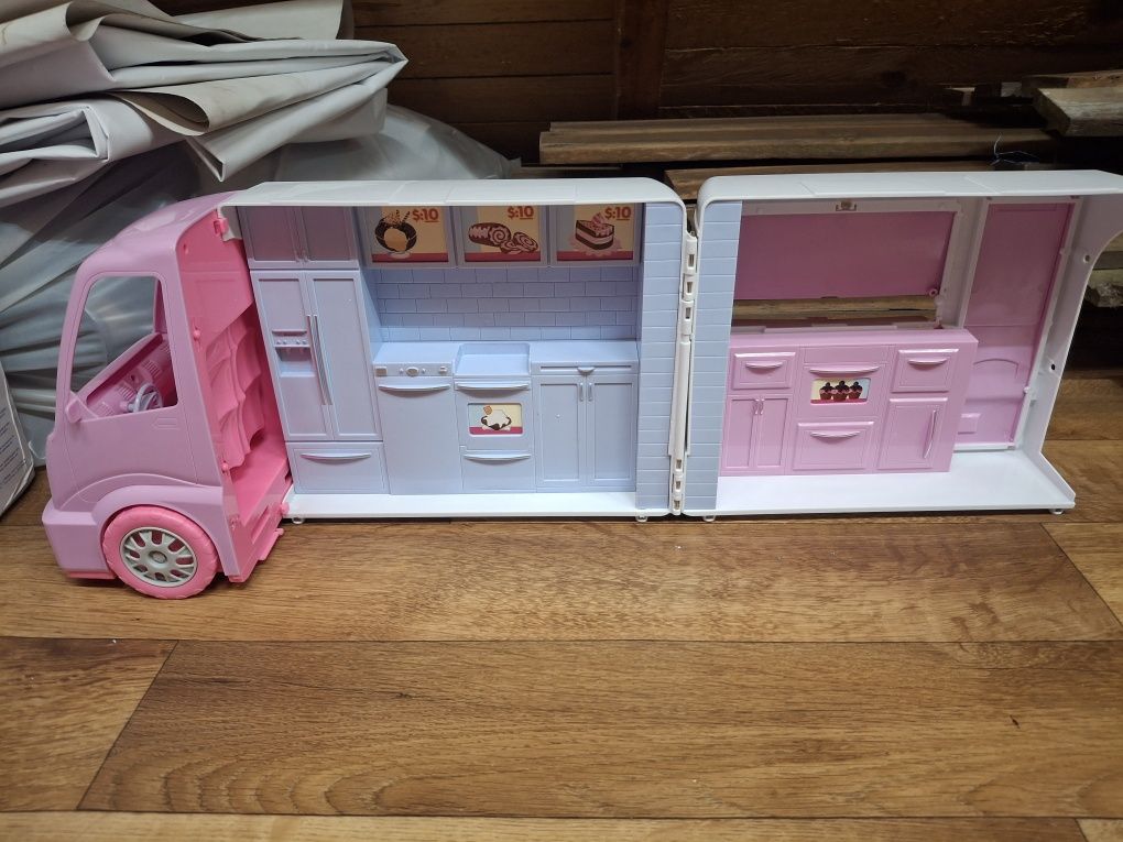 Witam  sprzedam zabawkowy camper w cenie 25zł