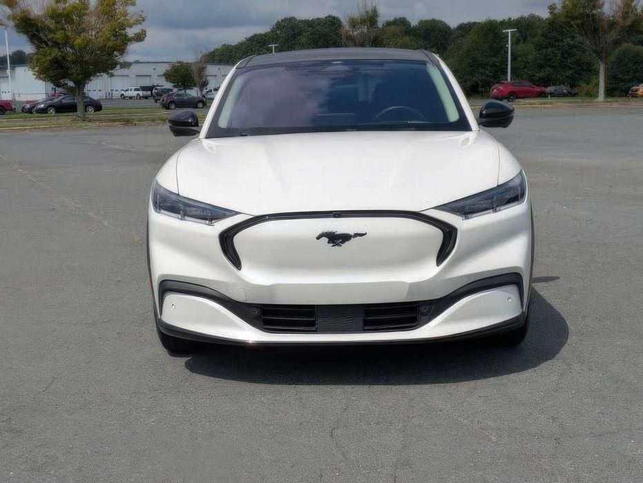 Ford Mustang Mach-E Premium      2021